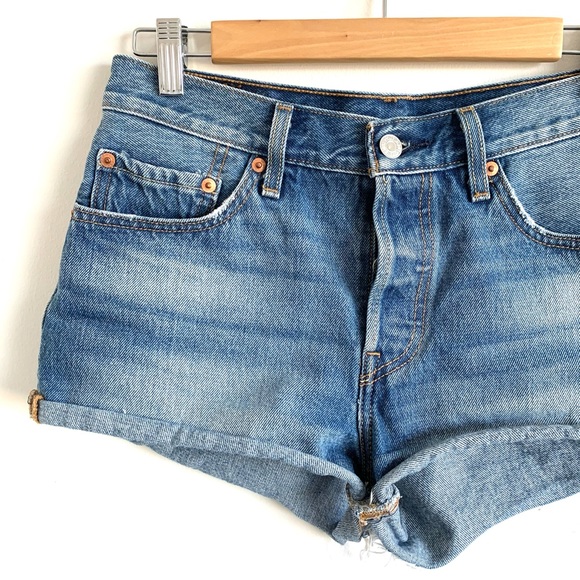 Levi’s 501 denim shorts - Picture 2 of 6